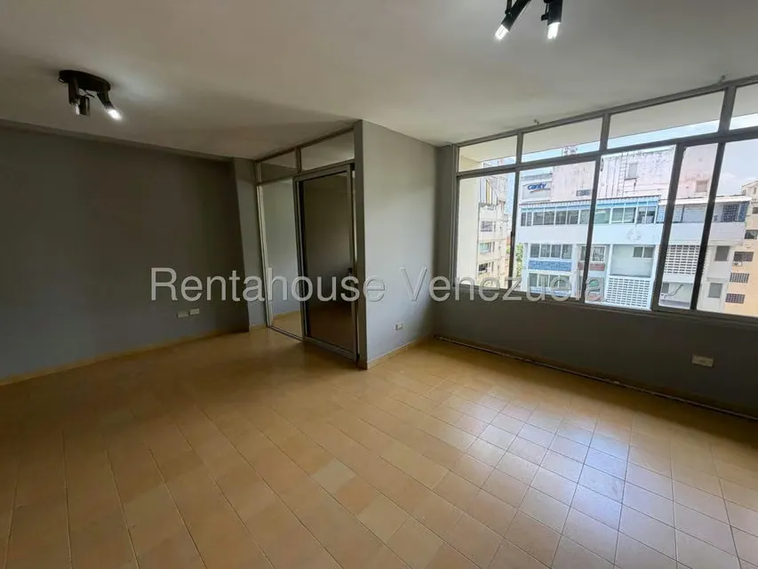 Apartamento (1 Nivel) en Venta en Los Caobos, Distrito Metropolitano - 8