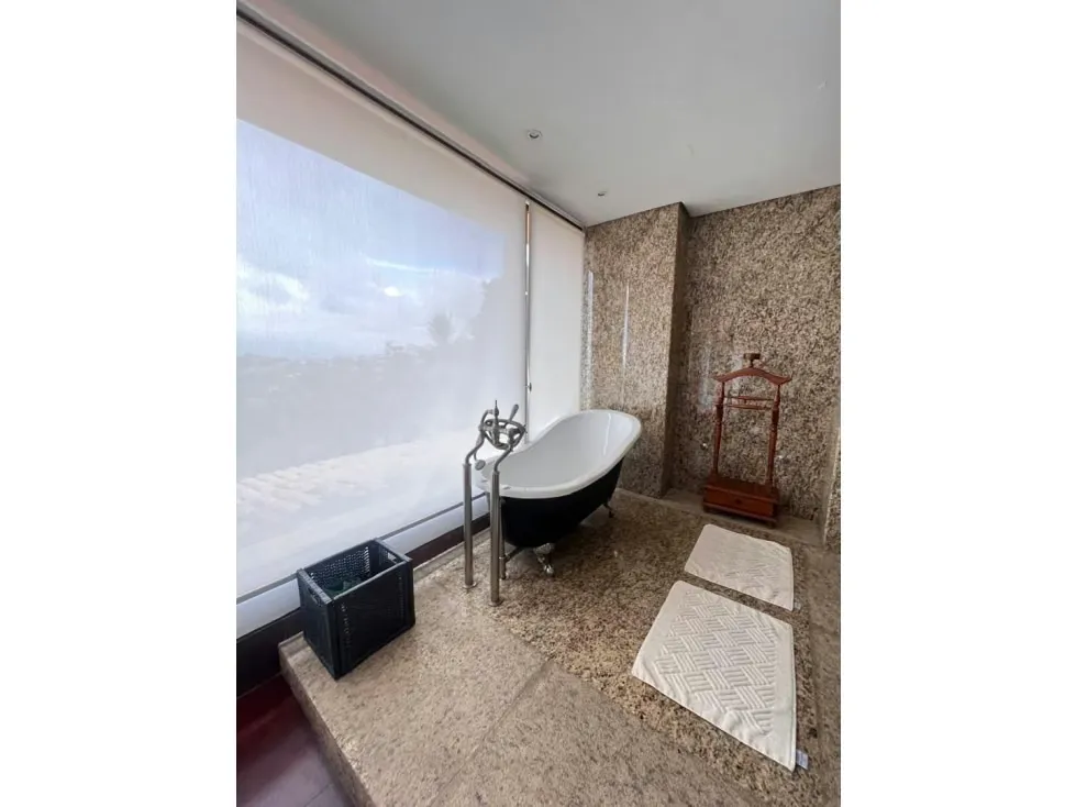 Se vende casa 27000m² (T) 9h/9b/12e La Trinidad (Sector La Granjeria) - 16