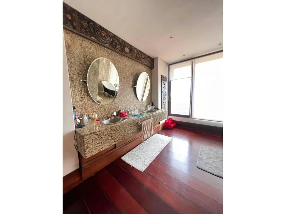 Se vende casa 27000m² (T) 9h/9b/12e La Trinidad (Sector La Granjeria) - 18