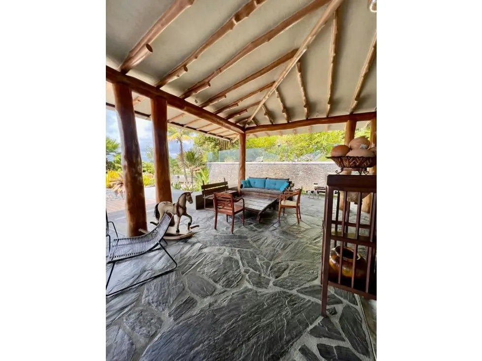 Se vende casa 27000m² (T) 9h/9b/12e La Trinidad (Sector La Granjeria) - 7