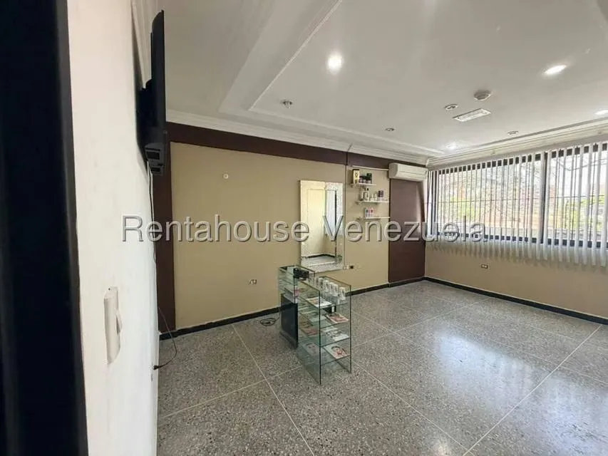 Local Comercial en Alquiler en Zona Este, Lara - 12