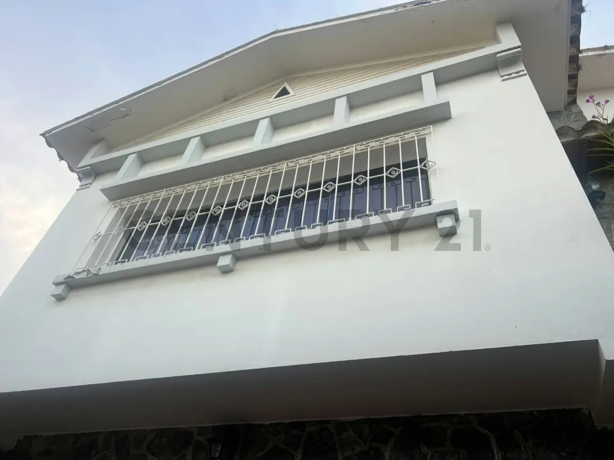 Casa 660 m² en Las Palmas · 3 niveles, anexo independiente y vista al Ávila - 2