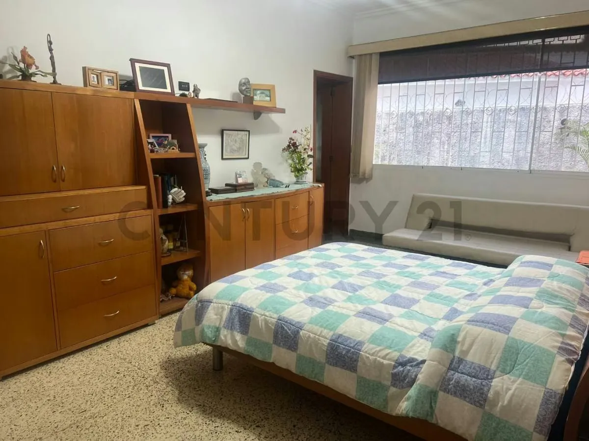 Casa 660 m² en Las Palmas · 3 niveles, anexo independiente y vista al Ávila - 33