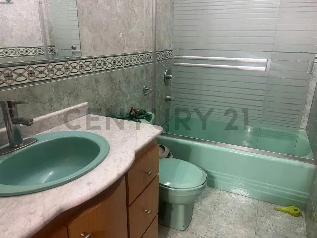 Casa 660 m² en Las Palmas · 3 niveles, anexo independiente y vista al Ávila - 36