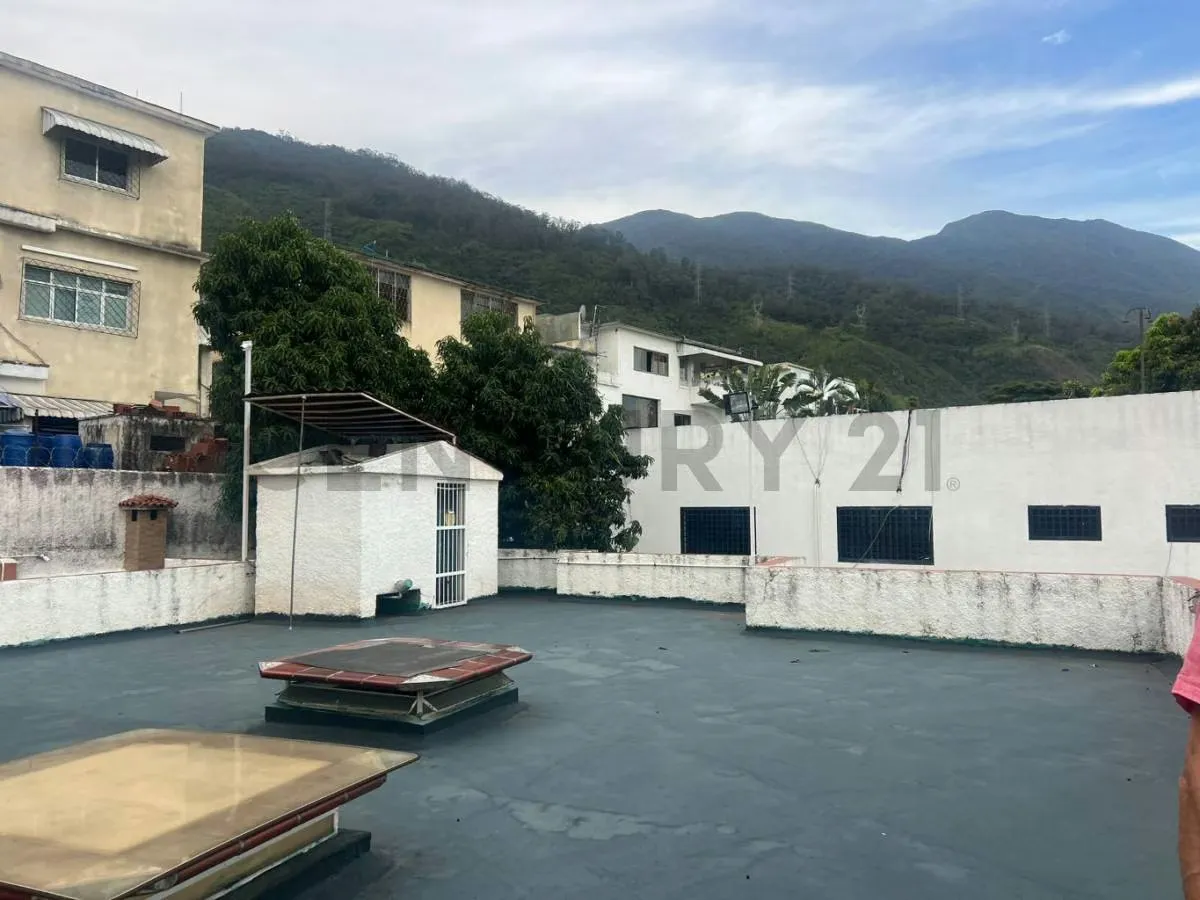 Casa 660 m² en Las Palmas · 3 niveles, anexo independiente y vista al Ávila - 48