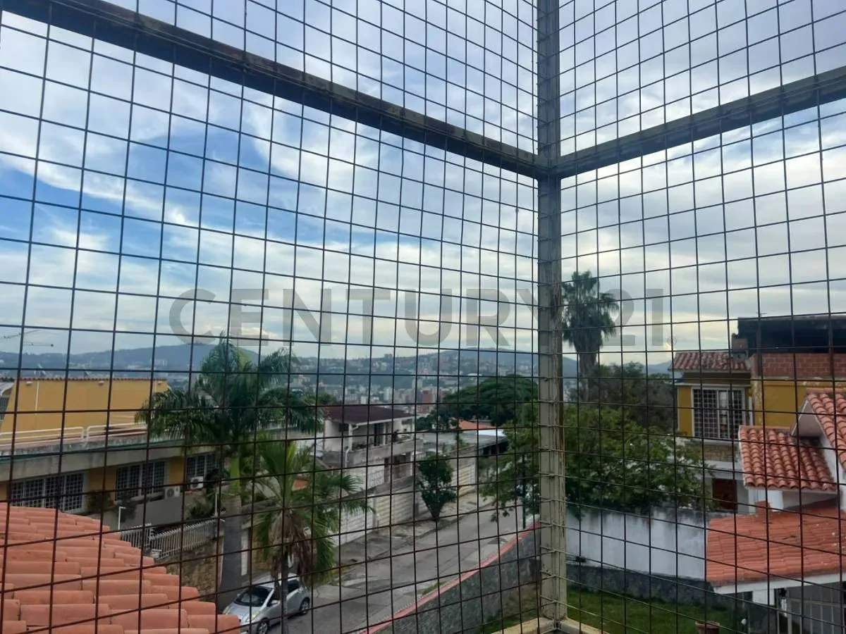Casa 660 m² en Las Palmas · 3 niveles, anexo independiente y vista al Ávila - 50