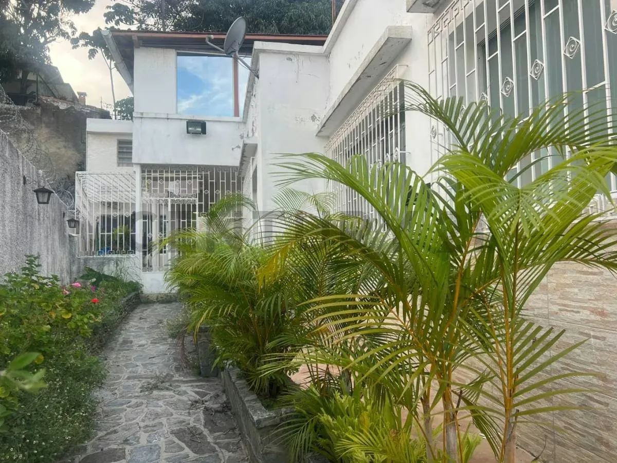 Casa 660 m² en Las Palmas · 3 niveles, anexo independiente y vista al Ávila - 5