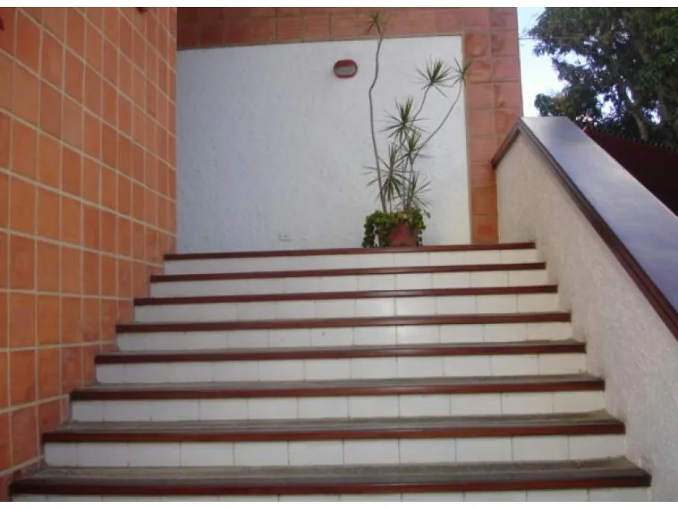 Vendo casa 1170m2 7h/8b/4p Colinas de Tamanaco 4098 - 3