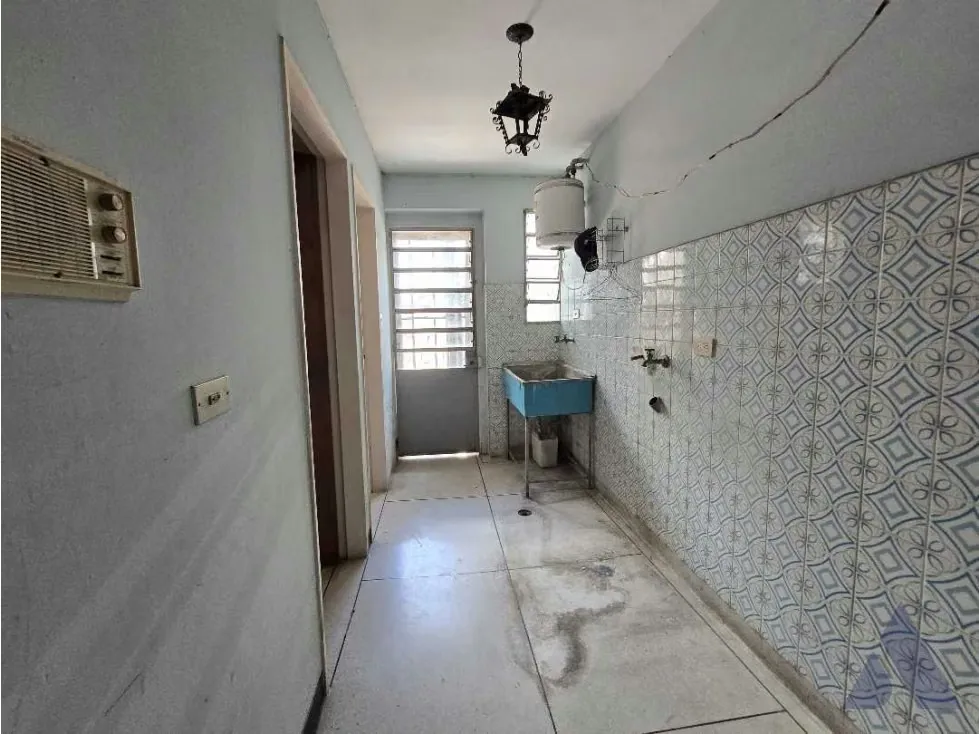 Alquilo casa sin muebles para res. o empresa 420m2 Bello Monte 0470 - 20
