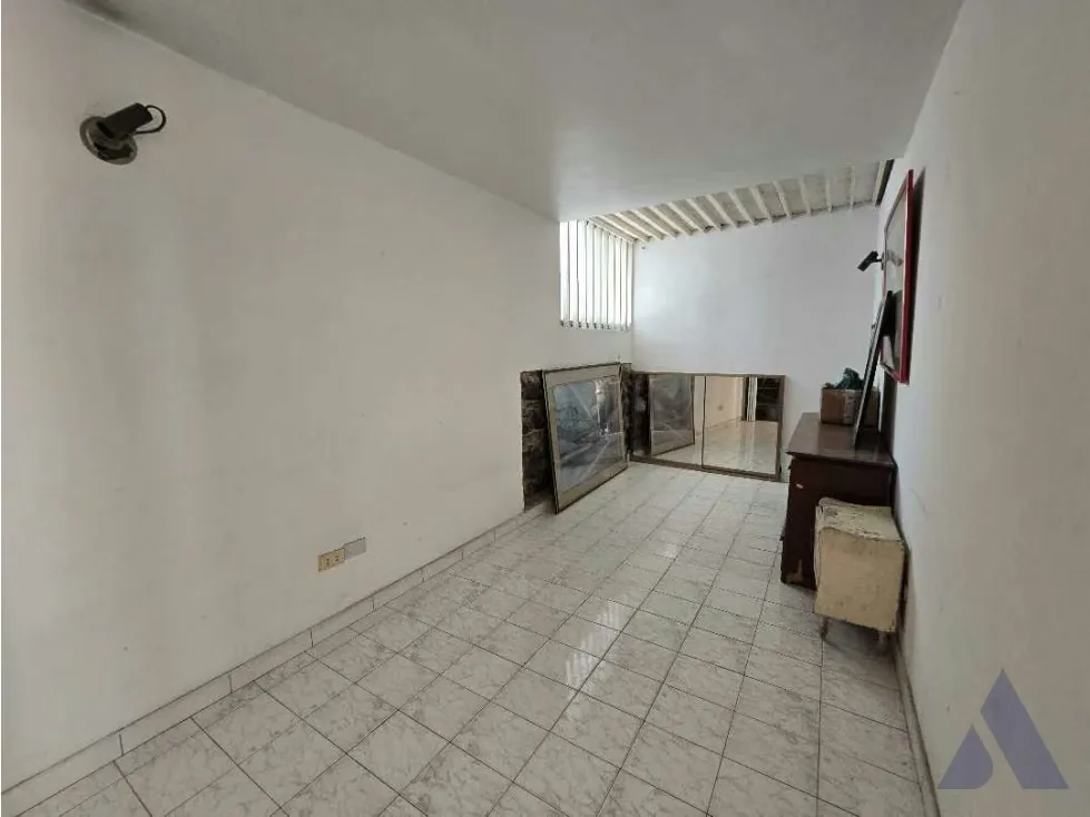 Alquilo casa sin muebles para res. o empresa 420m2 Bello Monte 0470 - 22