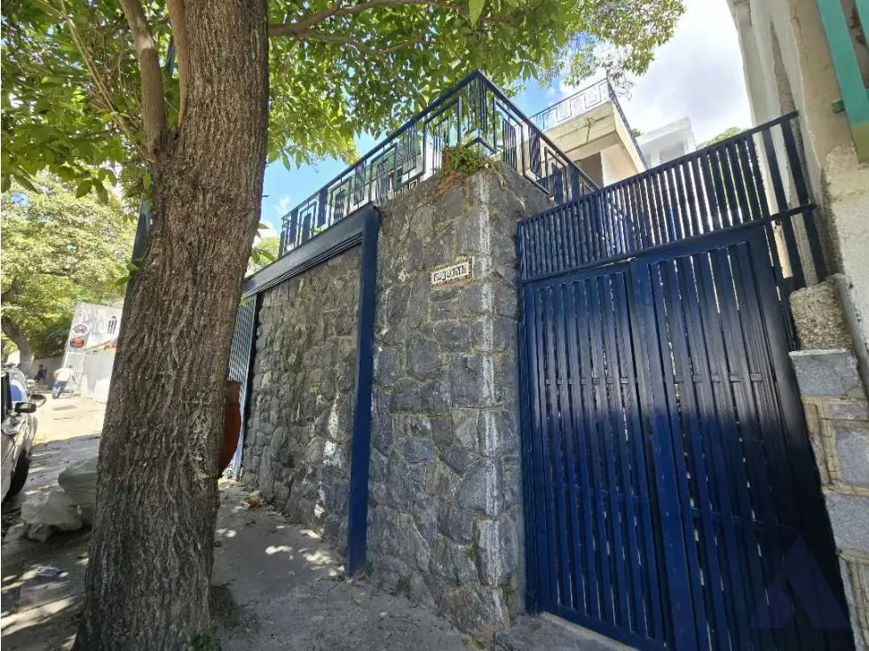 Alquilo casa sin muebles para res. o empresa 420m2 Bello Monte 0470 - 25