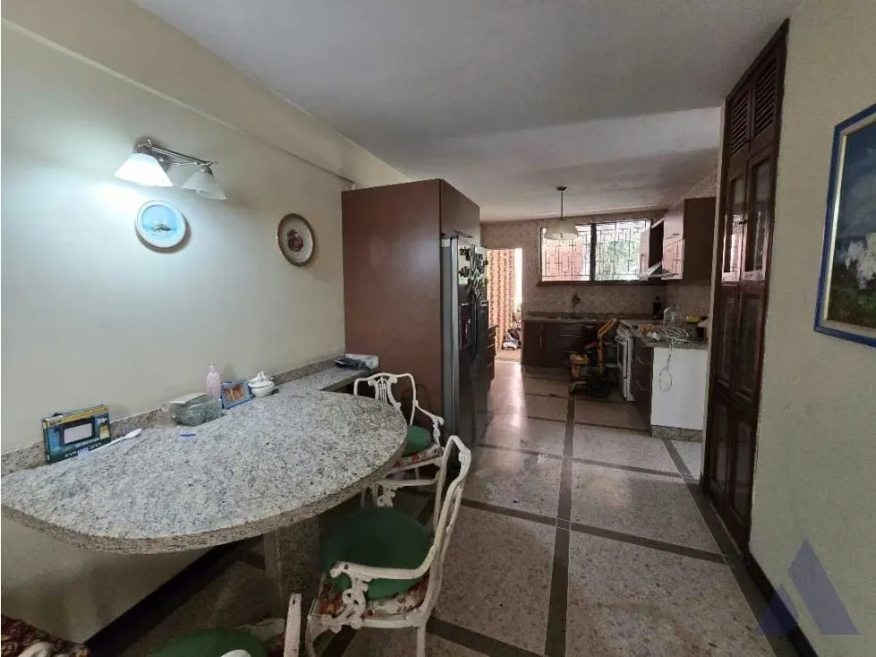 Alquilo casa sin muebles para res. o empresa 420m2 Bello Monte 0470 - 5