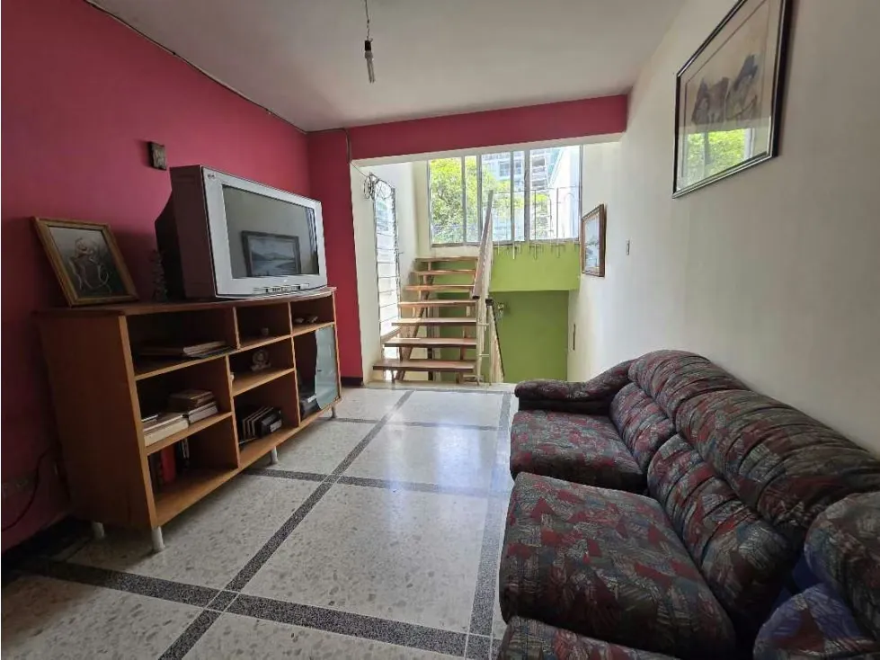 Alquilo casa sin muebles para res. o empresa 420m2 Bello Monte 0470 - 6