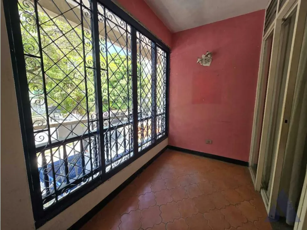 Alquilo casa sin muebles para res. o empresa 420m2 Bello Monte 0470 - 8