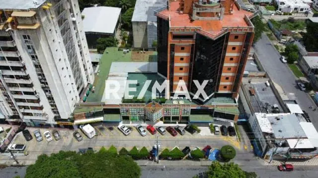 Amplia Oficina En Alquiler Centro Empresarial Uniaragua. - 2