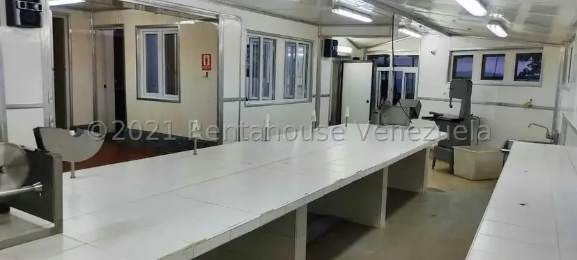 Comercial (Industrial) en Venta en Parcelamiento Cortada del guayabo, Miranda