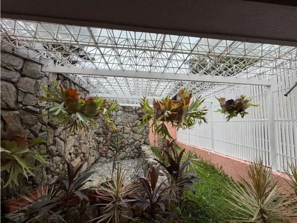 Vendo casa 993m2 Urb.Cerro Verde 2521 - 29