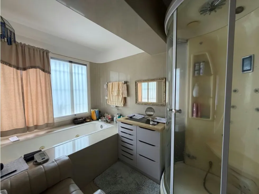 Vendo casa 993m2 Urb.Cerro Verde 2521 - 30