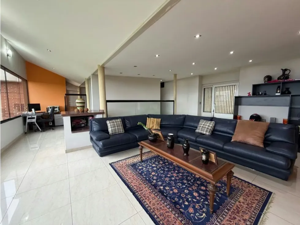 Vendo casa 993m2 Urb.Cerro Verde 2521 - 55