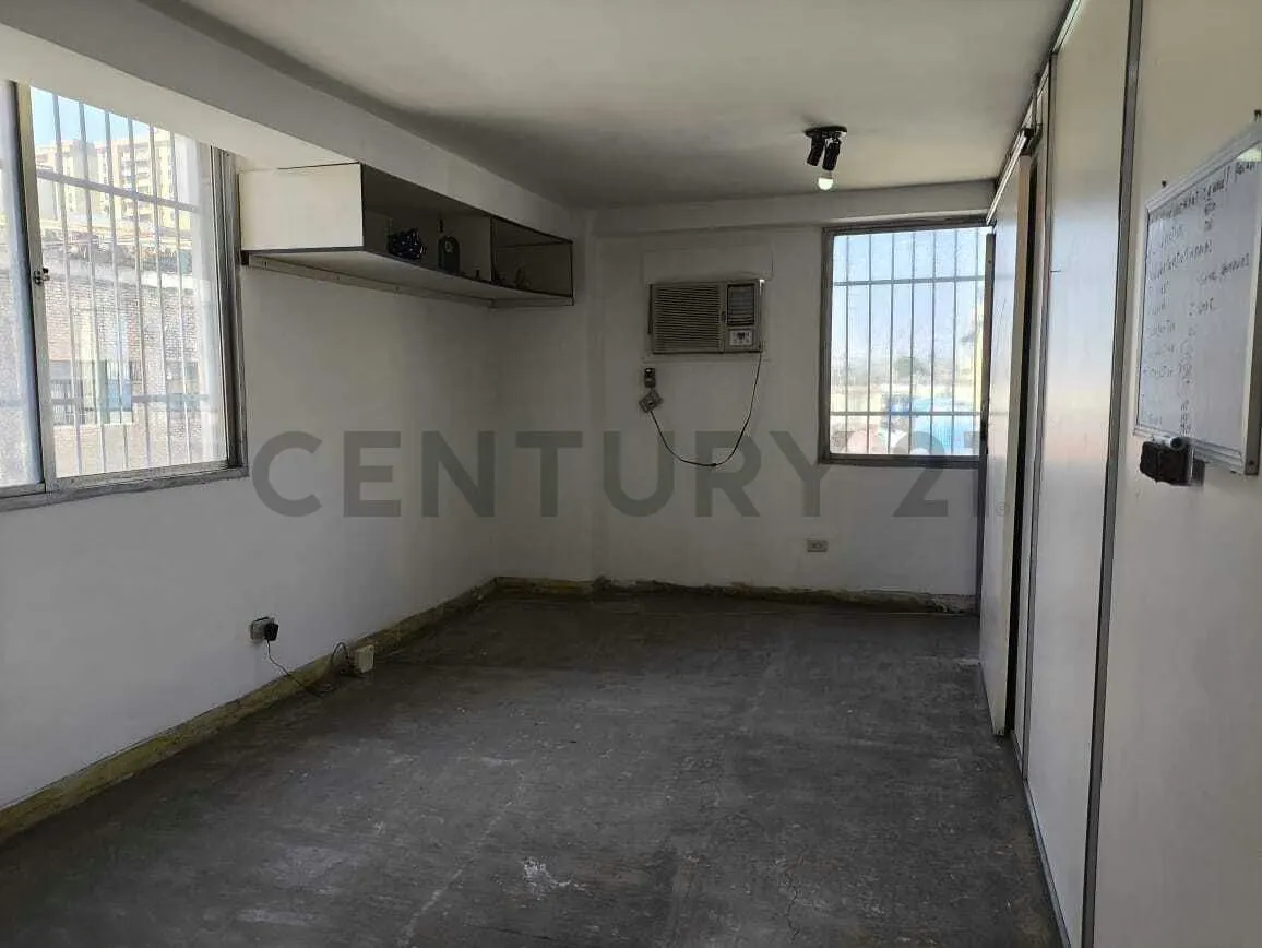 Oficina en Alquiler Centro Maracay - 6
