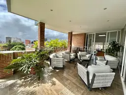 Vista 44