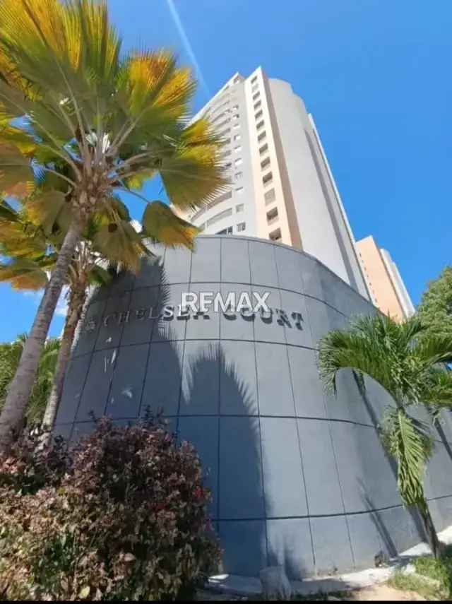 Apartamento en alquiler ubicado en el parral Res. Chelsea ocurre planta 100%