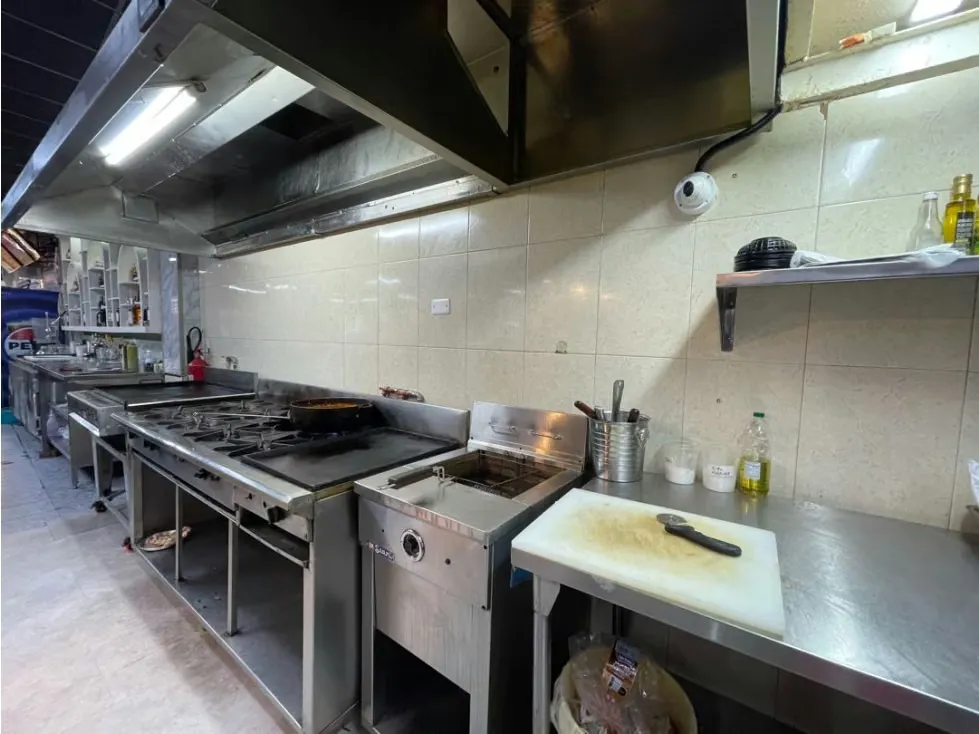 Vendo fondo de comercio Rest de Pollo/Brasa 340m2 Puente Hierro 7408 - 26