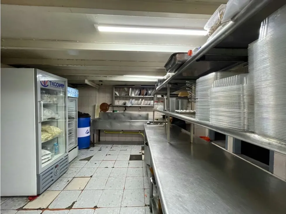 Vendo fondo de comercio Rest de Pollo/Brasa 340m2 Puente Hierro 7408 - 27