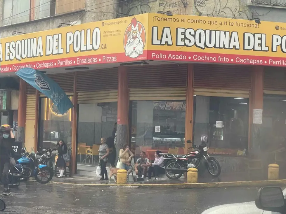 Vendo fondo de comercio Rest de Pollo/Brasa 340m2 Puente Hierro 7408 - 47