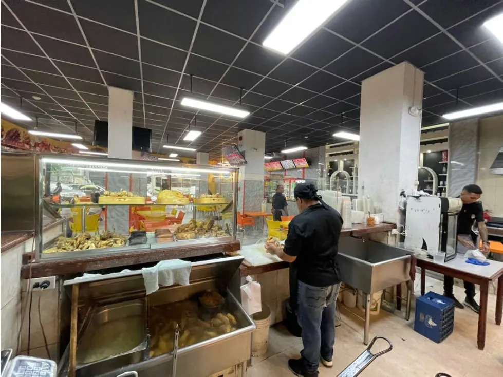 Vendo fondo de comercio Rest de Pollo/Brasa 340m2 Puente Hierro 7408 - 5