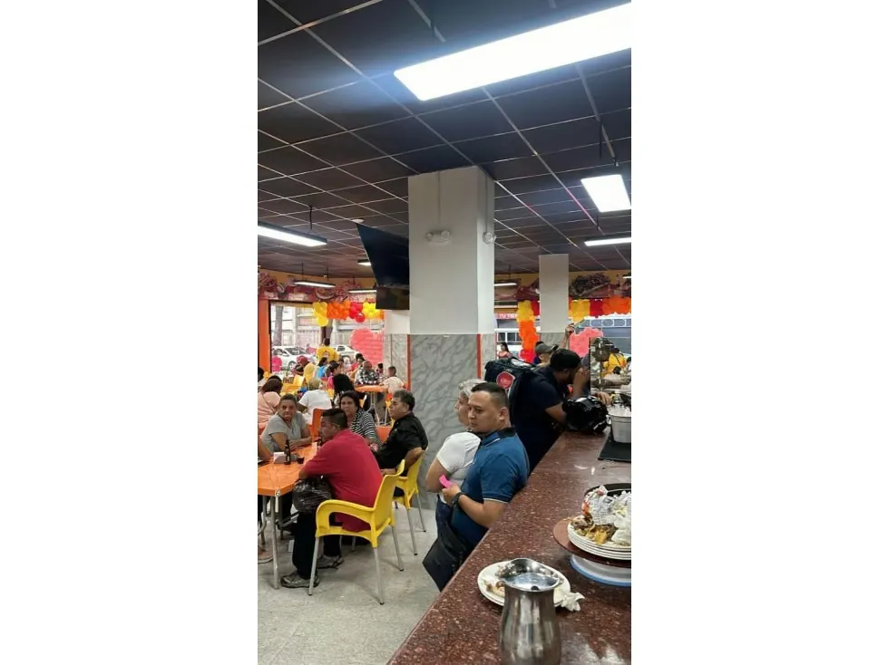 Vendo fondo de comercio Rest de Pollo/Brasa 340m2 Puente Hierro 7408 - 61