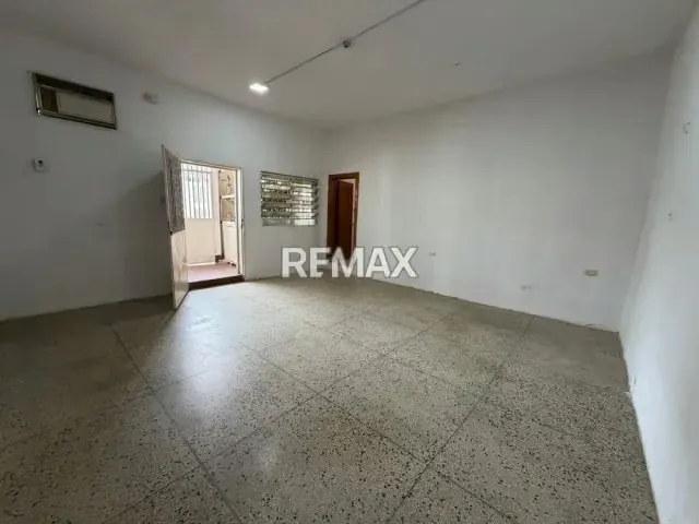 Local en San José, Maracay - 11
