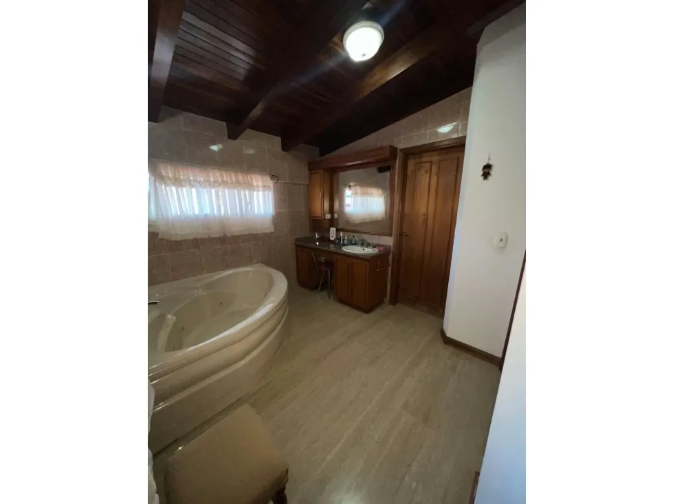 SE VENDE CASA EN LA TRINIDAD COLINAS DE SOROCAIMA - 19