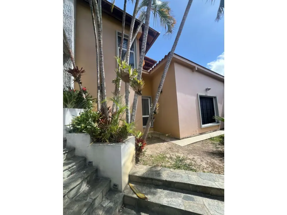 SE VENDE CASA EN LA TRINIDAD COLINAS DE SOROCAIMA - 3