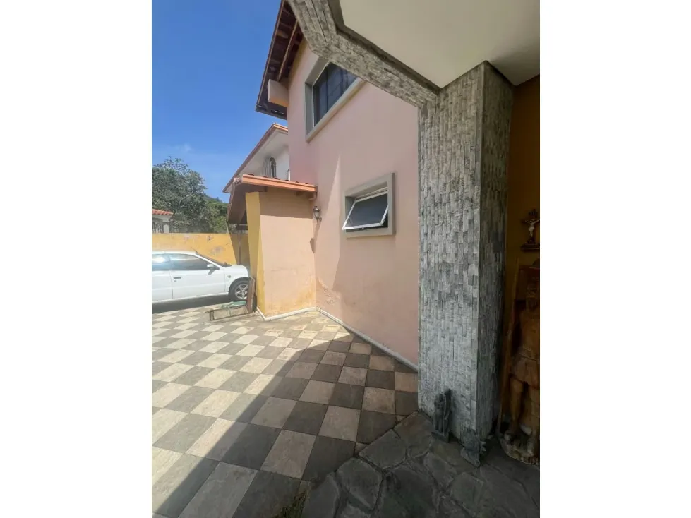 SE VENDE CASA EN LA TRINIDAD COLINAS DE SOROCAIMA - 4