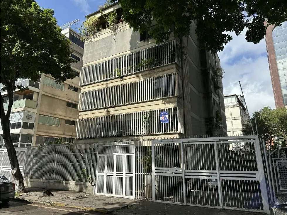 Vendo edificio 1800m2 Las Mercedes 3480