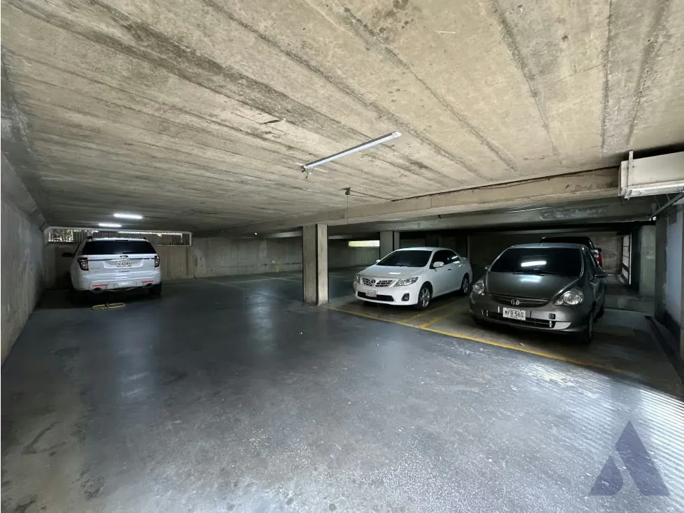 Vendo edificio 1800m2 Las Mercedes 3480 - 3