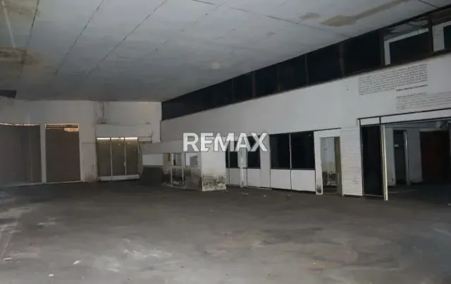EN ALQUILER LOCAL COMERCIAL - 4