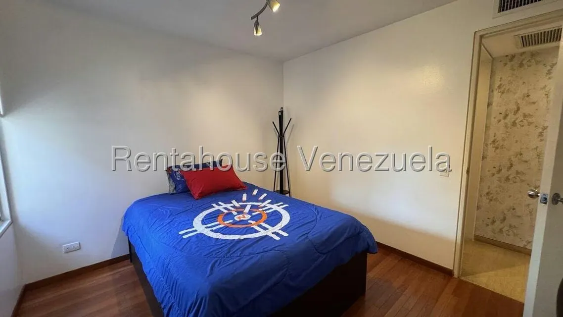 Apartamento (1 Nivel) en Alquiler en Campo Alegre, Distrito Metropolitano - 17