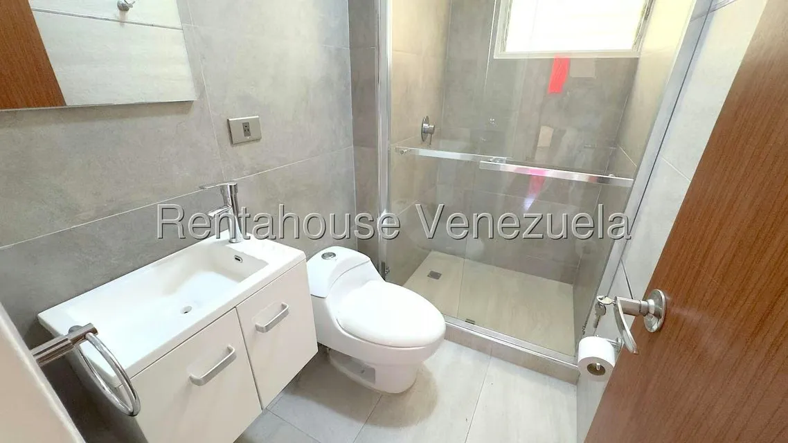 Apartamento (1 Nivel) en Alquiler en El Cafetal, Distrito Metropolitano - 35
