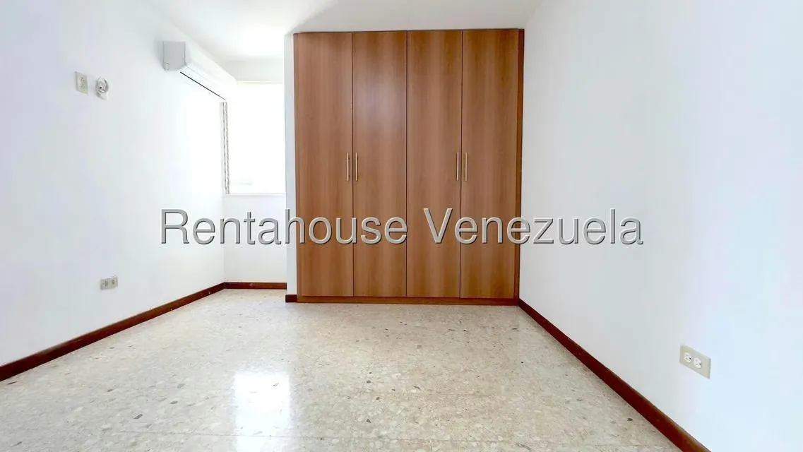 Apartamento (1 Nivel) en Alquiler en El Cafetal, Distrito Metropolitano - 37