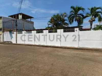 CASA CON LOCAL COMERCIAL - 2