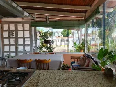 CASA CON LOCAL COMERCIAL - 6
