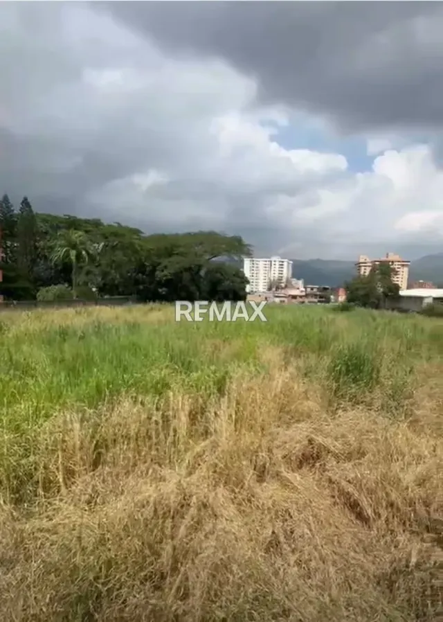 VENTA DE TERRENO CON ZONIFICACION MIXTA EN MAÑONGO - 3