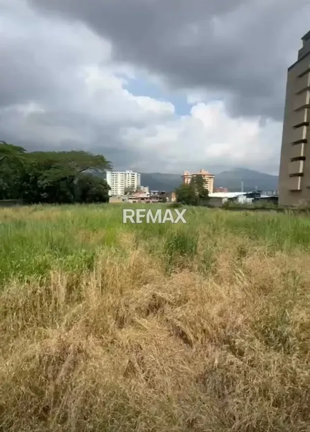 VENTA DE TERRENO CON ZONIFICACION MIXTA EN MAÑONGO - 8