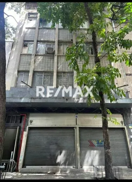 Edificio Comercial en Centro de Caracas: Activo de Alto Rendimiento (ROI Proyectado: 15,6%)