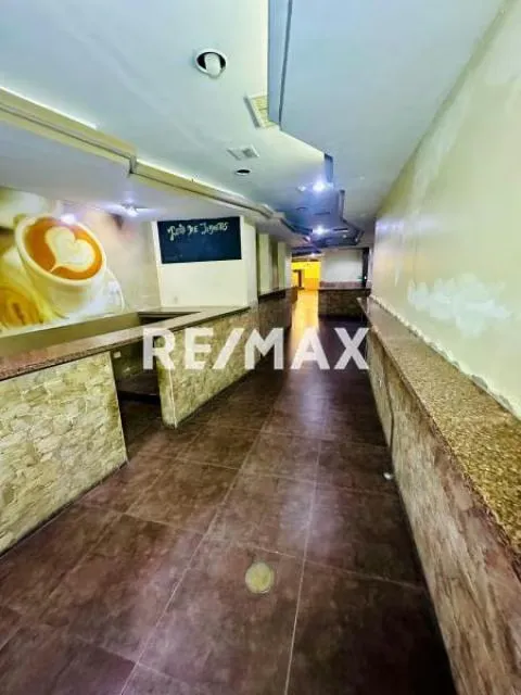 Edificio Comercial en Centro de Caracas: Activo de Alto Rendimiento (ROI Proyectado: 15,6%) - 3