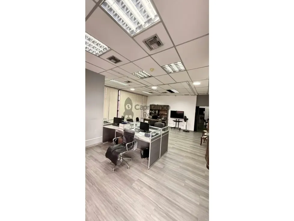LOCAL COMERCIAL CON MOBILIARIO TCL L 10463310 - 2