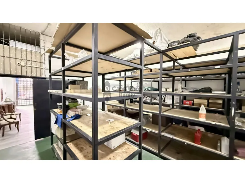 LOCAL COMERCIAL CON MOBILIARIO TCL L 10463310 - 5