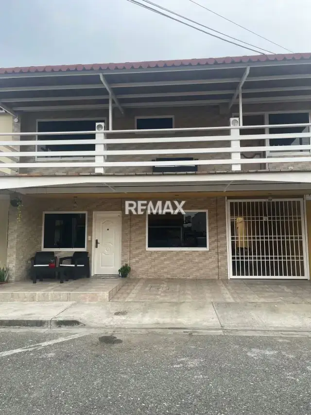En venta casa Townhause en Urb privada Los tejados